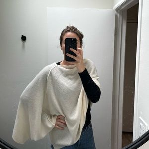 White + Warren 100% Cashmere Poncho